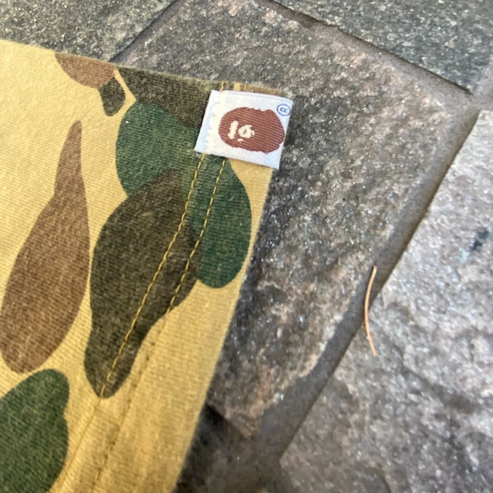 🦧 Bape A Bathing Ape© Camo Shark WGM t shirt SZ L Women’s! - Picture 2 of 6